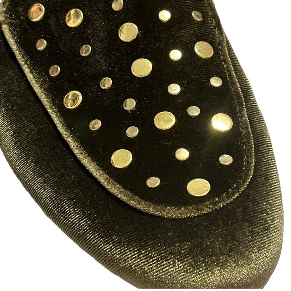 NWOT Kenneth Cole Reaction WYATT VELVET MULES Green Shoes Gold Embellishment - Picture 2 of 7